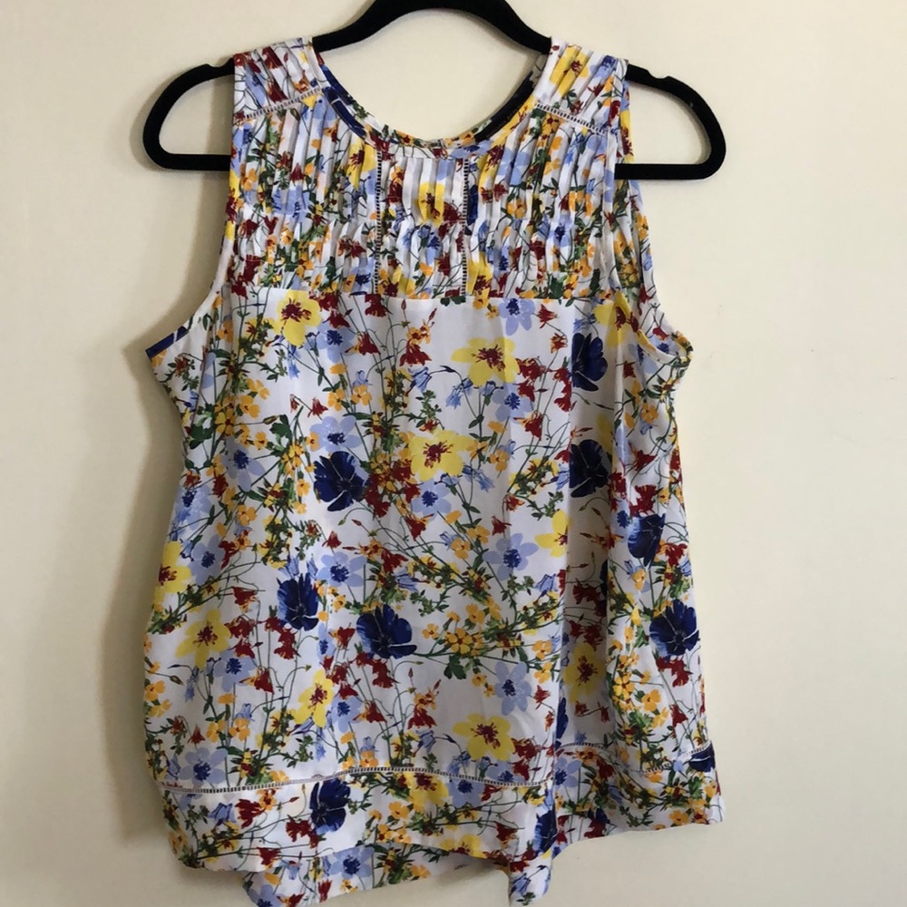 🌺 Banana Republic Floral Top 🌺